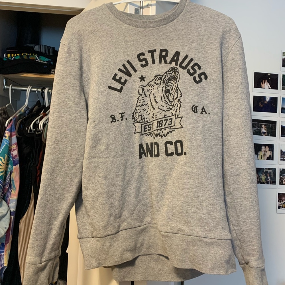 Levi’s bear crewneck